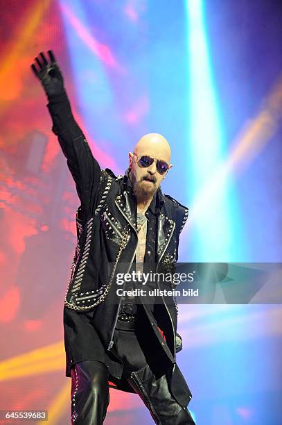 Judas Priest - die britische Heavy-Metal-Band mit Saenger Rob Halford und den Gitarristen Glenn Tipton und Richie Faulkner beim Wacken Open Air 2015:...