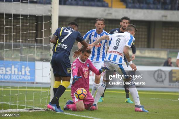 Albano Bizzari goalkeeper of Pescara Calcio saves a shot fromSerge Gakpe'#7 of ChievoVerona during the Serie A match between AC ChievoVerona and...