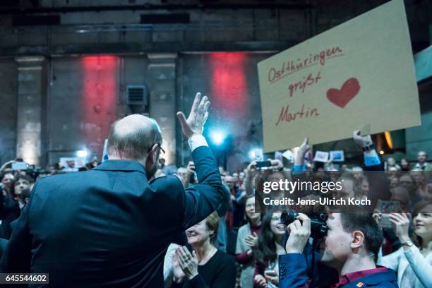 Martin Schulz, chancellor candidate of the German Social Democrats , waves at a campaign event on February 26, 2017 in Leipzig, Germany. Schulz...