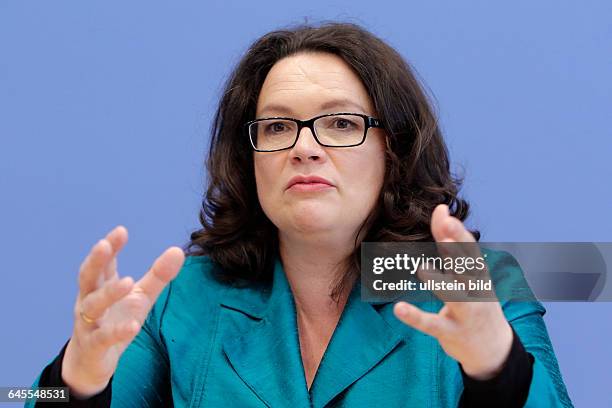 Andrea Nahles, Bundesministerin fuer Arbeit und Soziales, SPD, PK zum Thema: Initiative der deutschen Wirtschaft zur Bekaempfung der...