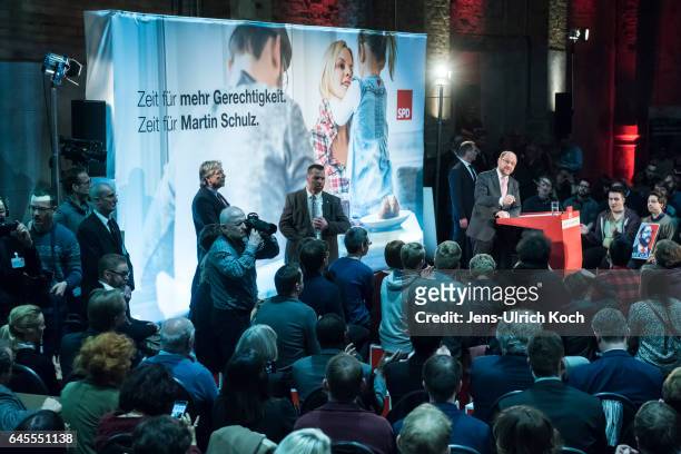 Martin Schulz, chancellor candidate of the German Social Democrats , speaks at a campaign event on February 27, 2017 in Leipzig, Germany. Schulz...