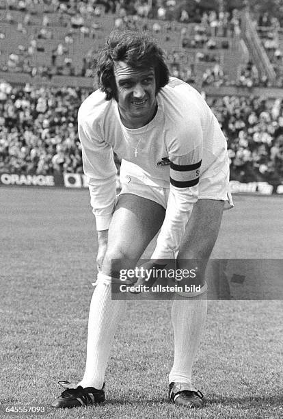 Hier Koelner Spieler Wolfgang Overath. Aus Han96 - 1. FC Koeln 1:4 .