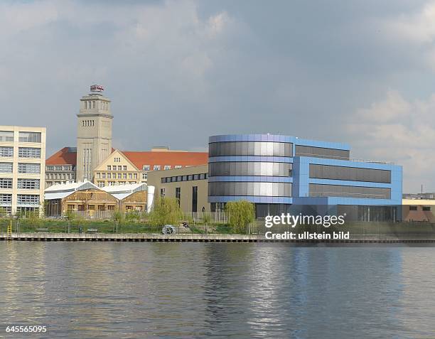 Hochschule fuer Technik und Wirtschaft, Peter-Behrens-Turm - Zu DDR-Zeiten ein Werk fuer Fernsehelektronik. Schoeneweide war einer der groessten...