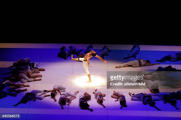 Béjart Ballet Lausanne gastiert mit ihrem Programm "Ballet for Life" im Rahmen des 28. Kölner Sommerfestivals vom 28. Juli bis 02. August 201 in der...