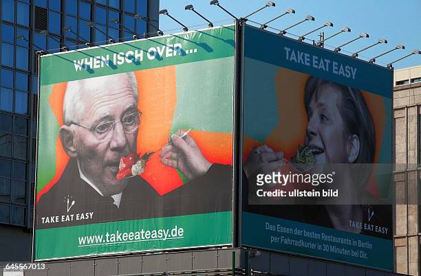 Grossflaechen-Werbung mit Politikern auf einem Parkhaus in der City Berlins fuer einen Lieferservice per Fahrradkurier. Die im Lichte sieht man, die...