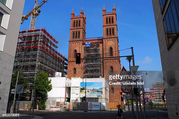 Mehrfach wurde auf die katastrophale Situation der Schinkel-Kirche in Berlins historischer Mitte am Werderschen Markt, Baustelle der...