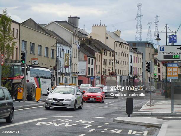 Blick in die vielbefahrene Uferstraße, aufgenommen am 24. Juli 2015 in Waterford