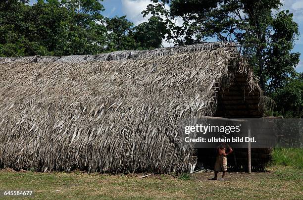 Native Huaorani people at Yasuni National Park. Amazon, Ecuador
