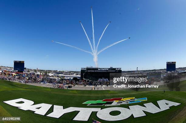 The Air Force Thunderbirds perform a flyover prior to the 59th Annual DAYTONA 500 at Daytona International Speedway on February 26, 2017 in Daytona...