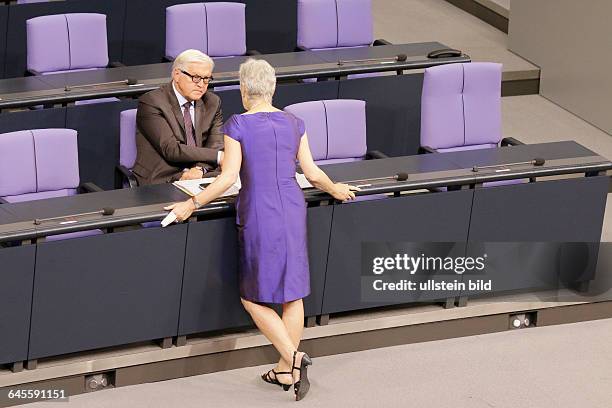 Berlin, Bundestag / Plenum / Sondersitzung / Bundestag stimmt weiterer Griechenlandhilfe zu. Regierungserklärung BM Schäuble, Foto: Frank-Walter...