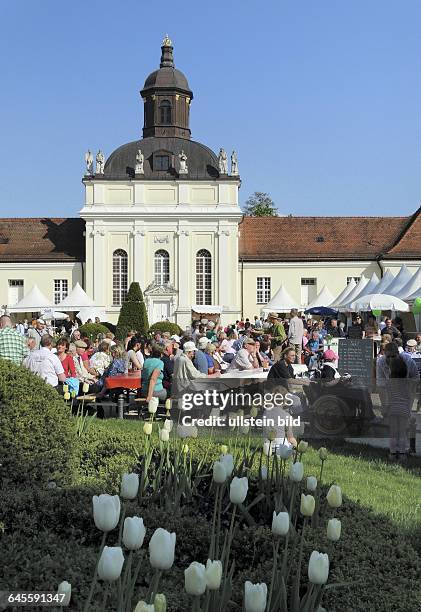 Schlossinsel - Koepenicker Winzersommer - Winzer mit Weinen aus Deutschland, Frankreich und Oestereich. Familenfest mit Live Musik und...