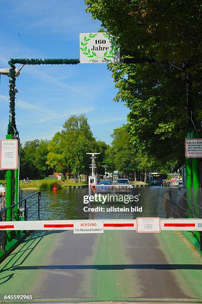 Caputh , Land Brandenburg, hier die im 160 . Jahr existierende Seilfähre am Gemünde der Havel zwischen Schwielowsee und Templiner See, die Autofähre...