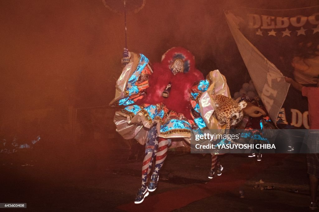 BRAZIL-RIO-CARNIVAL-BATE BOLA