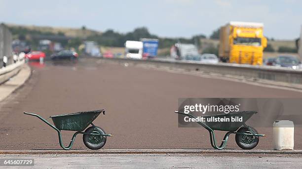 Autobahnbaustellen Autobahn Baustellen Reperatur Fahrbahn Fahrbahnschäden Fahrbahnbelag reparieren ausbessern Hitzeschäden Bundesautobahn Autobahnen...