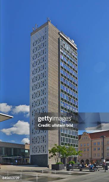 Neubrandenburg; 1965 wurde das nach einem Entwurf der Architektin Iris Grund erbaute, 56m hohe Kulturzentrum eingeweiht. Das Hochhaus ist ein...