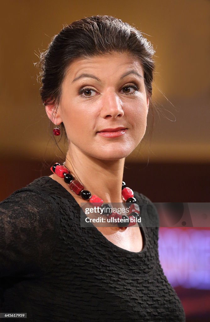 Dr. Sahra Wagenknecht in der ARD-Talkshow ANNE WILL am in BerlinThema ...
