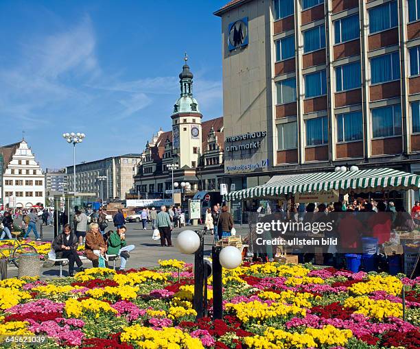 Stadtzentrum Leipzig zur Wendezeit mit Messehaus am Markt, Altem Rathaus, Alter Waage, Markt und Petersstrasse