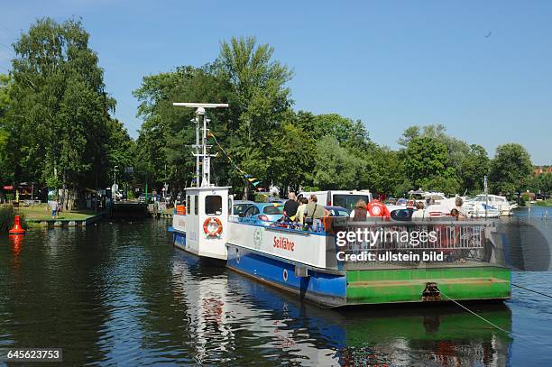 Caputh , Land Brandenburg, hier die im 160 . Jahr existierende Seilfähre am Gemünde der Havel zwischen Schwielowsee und Templiner See, die Autofähre...