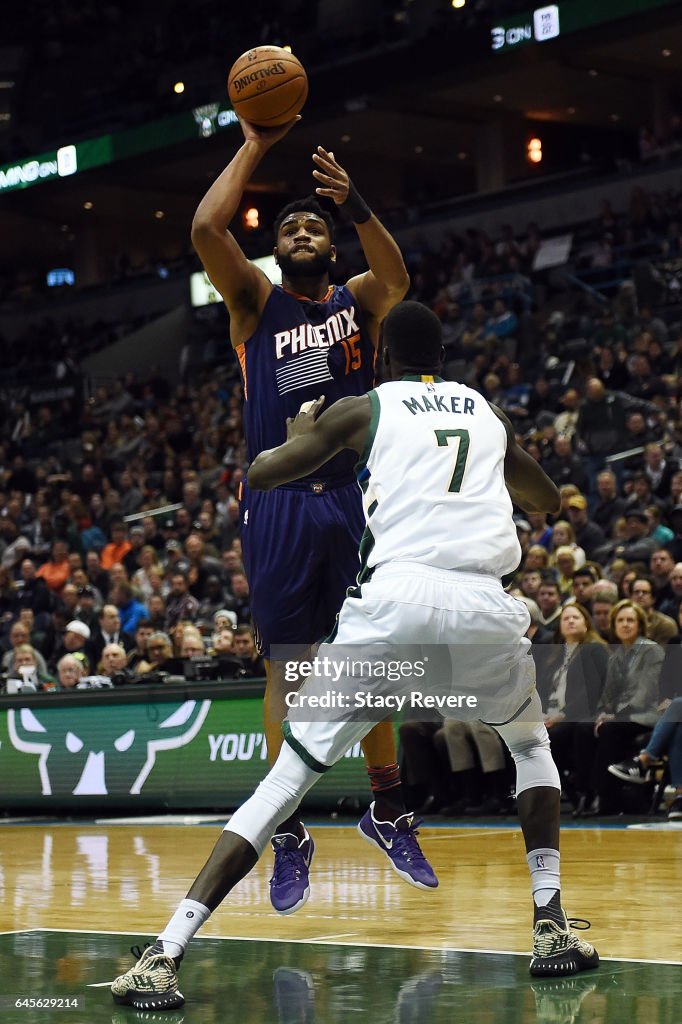 Phoenix Suns v Milwaukee Bucks