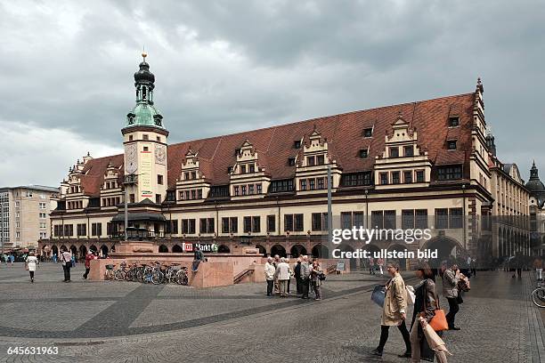 Markt in Leipzig, mit Altem Rathaus, früherer Eingang zur Untergrundmessehalle, heute Eingang zur DB-Station Markt im City-Tunnel