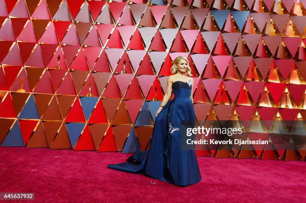 Personality Kelly Ripa attends the 89th Annual Academy Awards at Hollywood & Highland Center on February 26, 2017 in Hollywood, California.