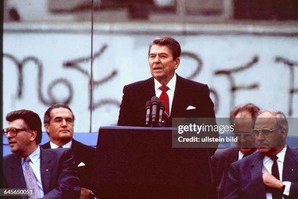U.S. Präsident Ronald Reagan in Berlin