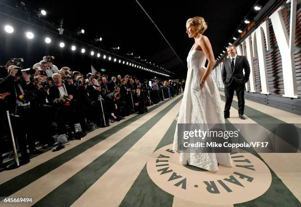 Model/actress Sarah Murdoch attends the 2017 Vanity Fair Oscar Party hosted by Graydon Carter at Wallis Annenberg Center for the Performing Arts on...