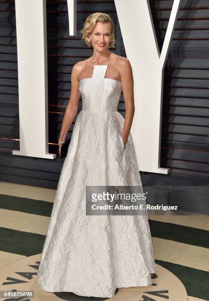 Actress Sarah Murdoch attends the 2017 Vanity Fair Oscar Party hosted by Graydon Carter at Wallis Annenberg Center for the Performing Arts on...
