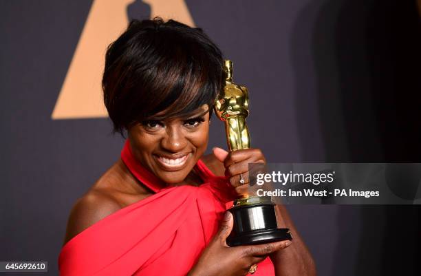 Viola Davis with the award for Best Supporting Actress for Fences in the press room at the 89th Academy Awards held at the Dolby Theatre in...