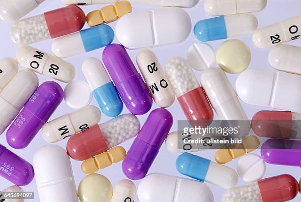 Tabletten, Kapseln, Pillen, Medizin, Gesundheit, Pharmazie, Pharmaindustrie, Heilmittel, Krankheit, Arznei, Arzneimittel, Arzneimittelforschung