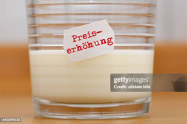 Milchpreise, Milchpreis, Milchpreiserhhung, Milchglas, Glas, Glser, Preis, Preise, teuer, teure, Milch, Preiserhhung, Verteuerung, Preisanstieg,...