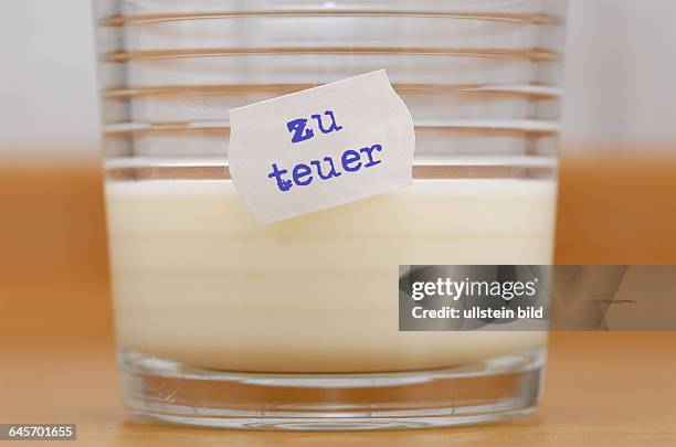 Milchpreise, Milchpreis, Milchpreiserhhung, Milchglas, Glas, Glser, Preis, Preise, teuer, teure, Milch, Preiserhhung, Verteuerung, Preisanstieg,...