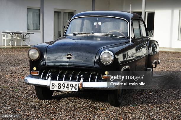 Der Opel Olympia Rekord ist ein Mittelklasse-Pkw aus der Rekord-Modellreihe von Opel, der zwischen Maerz 1953 und Sommer 1957 hergestellt wurde