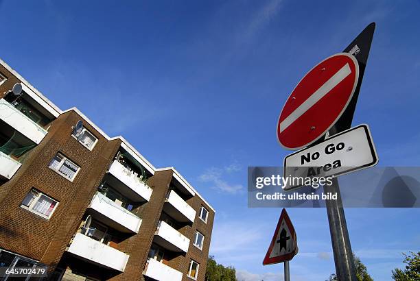 No, Go, Area, Areas, No-Go-Area, No-Go-Areas, Verkehrsschild, Verkehrsschilder, Einfahrt, verboten, Gefahr, Gefahren, Gewalt, Auslnderfeindlichkeit,...