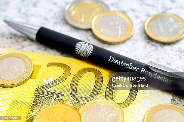 Kugelschreiber vom Deutschen Bundestag und Geld, Diätenerhöhung
