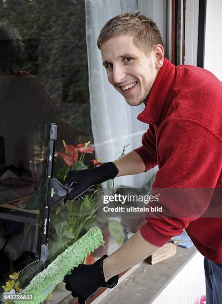 André Benkert hat seine Ausbildung zum Gebäudereiniger als Landessieger im Leistungswettbewerb der Handwerkskammer des Saarlandes abgeschlossen. Hier...