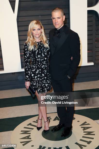 Actors Reese Witherspoon and Jim Toth attend the 2017 Vanity Fair Oscar Party hosted by Graydon Carter at the Wallis Annenberg Center for the...