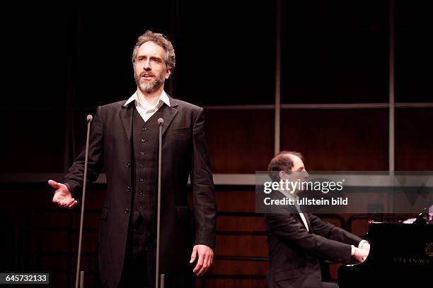 Danny Driver 86 Elliott Porter Photos & High Res Pictures - Getty Images