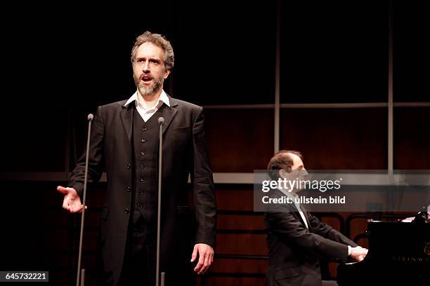 Danny Driver 86 Elliott Porter Photos & High Res Pictures - Getty Images