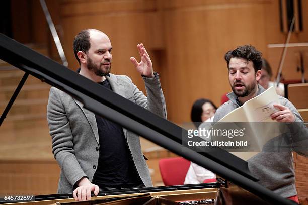 Kirill Gerstein gastiert in Begleitung des Gürzenich-Orchester Köln unter der Leitung des amerikanischen Dirigenten James Gaffigan Philharmonie Köln
