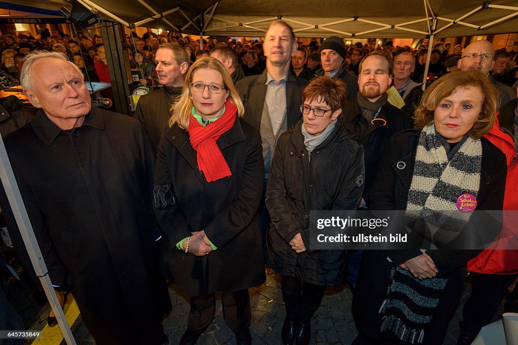 9000 Menschen demonstrieren gegen Pegida