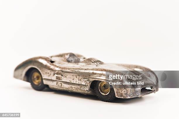Altes Blechspielzeugauto, Mercedes Formel 1 50er - old tin toy car Mecedes Formula One