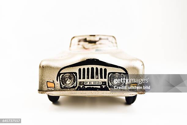 Altes Blechspielzeugauto - old tin toy model car