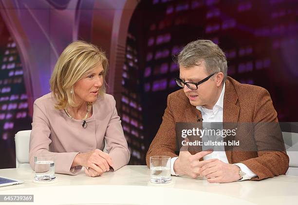 Prof. Dr. Beatrice Weder di Mauro mit Frank Schäffler in der ZDF-Talkshow "Maybrit_Illner" am in BerlinThema der Sendung: Aufstand in Athen -...