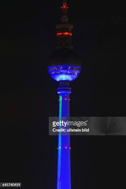 Gestern Abend wurde schon mal probiert. Heute Abend wird der Fernsehturm am Alex an der Olympiabewerbung Berlins teilnehmen.