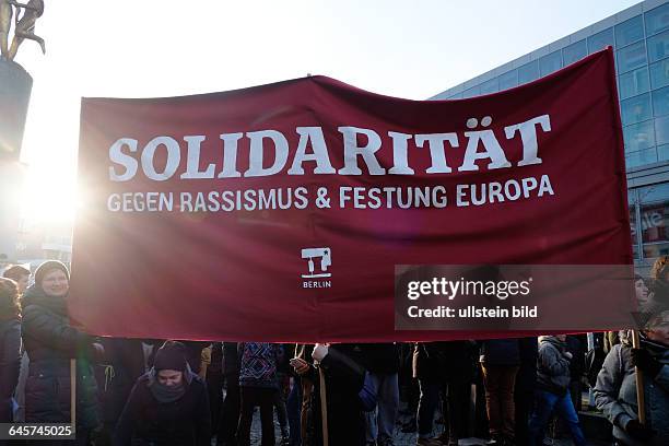 Mahnwache und Demonstration im Gedenken an den in Dresden getöteten Flüchtling Khalid Idris Bahray in Berlin
