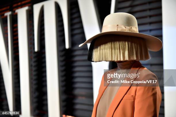 Recording artist Sia attends the 2017 Vanity Fair Oscar Party hosted by Graydon Carter at Wallis Annenberg Center for the Performing Arts on February...