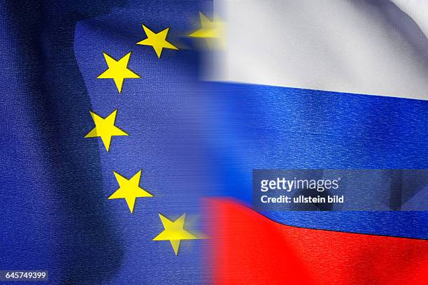 Wehende EU- und Russland-Fahne