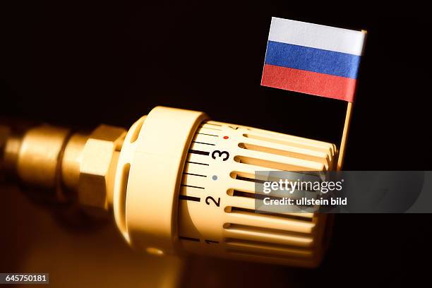 Heizungsthermostat mit Russland-Fahne, russische Erdgaslieferungen