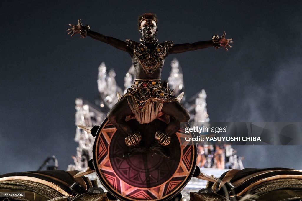 BRAZIL-RIO-CARNIVAL-PARADE-VILA ISABEL